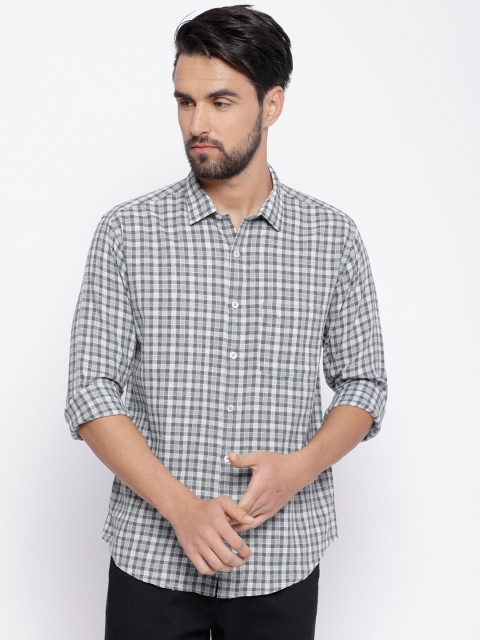 

CAVALLO by Linen Club Men Green Regular Fit Checked Casual Shirt
