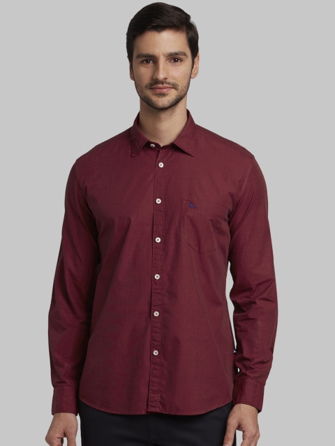 

Parx Men Red Regular Fit Solid Casual Shirt