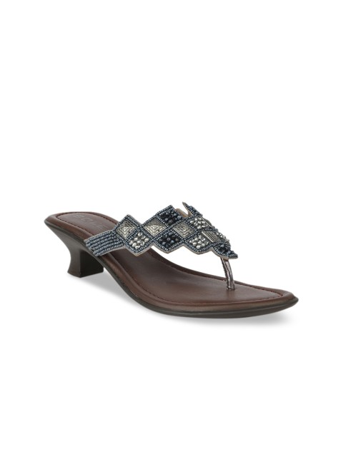 

SOLES Women Grey Textured Sandals
