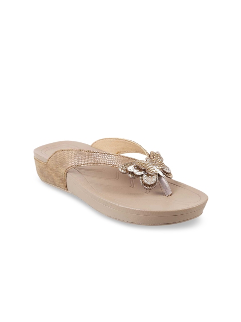 

Metro Women Gold-Toned Textured Embellished Sandals