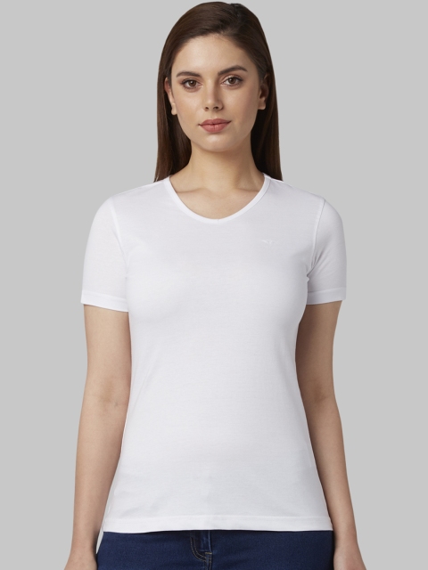 

Park Avenue Woman White Solid V-Neck T-shirt