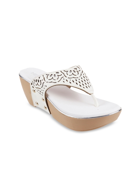 

Metro Women White Solid Wedges