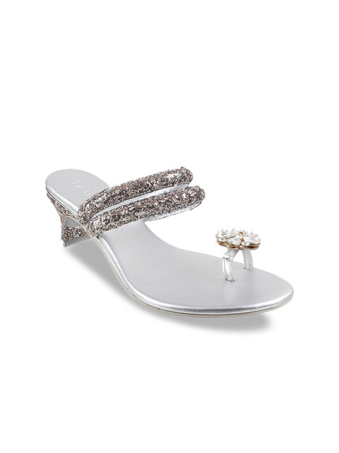 

Metro Women Silver-Toned Kitten Heels