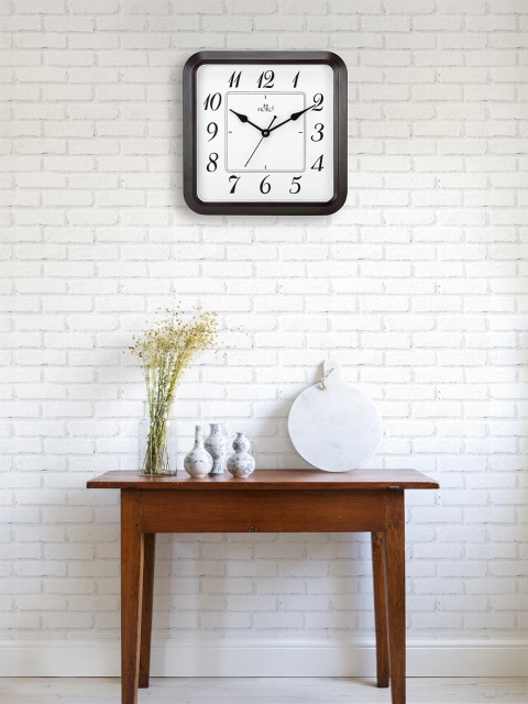 

Horo White Square Solid Analogue Wall Clock