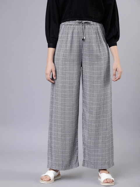 

Tokyo Talkies Women Black & White Regular Fit Checked Parallel Trousers