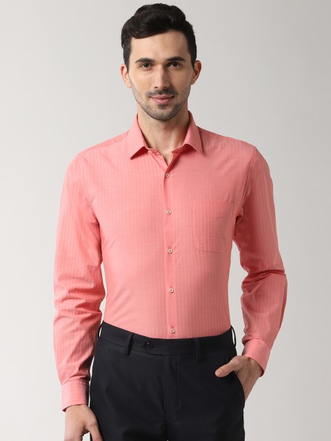 

Peter England Men Peach-Coloured Nuvo Regular Fit Self Design Formal Shirt
