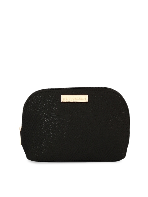 

Berrypeckers Black Textured Clutch
