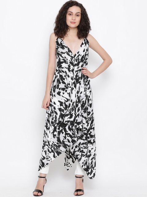 

Oxolloxo Women Black & White Printed Tunic