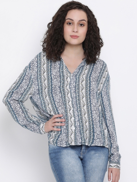 

Oxolloxo Women White & Blue Regular Fit Printed Casual Shirt