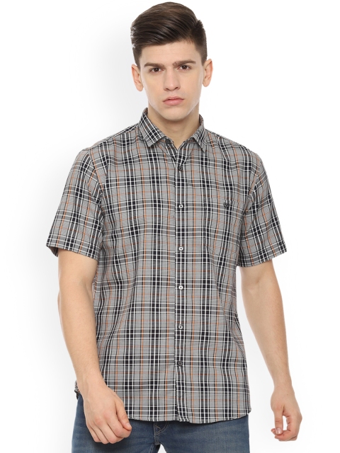 

Van Heusen Sport Men Black & White Slim Fit Checked Casual Shirt
