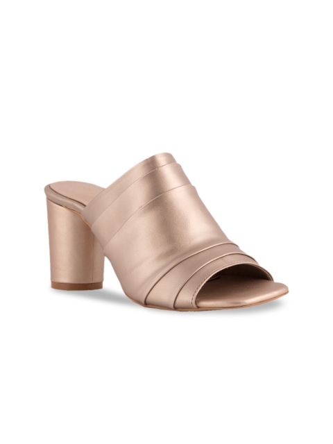 

Kraft Cellar Women Gold-Toned Solid Block Heels