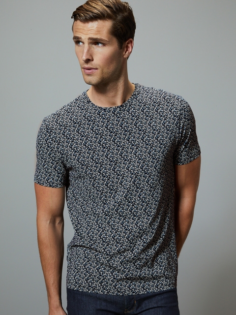 

Marks & Spencer Men Navy Blue Printed Round Neck T-shirt