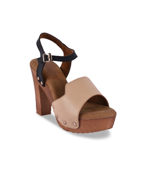 

BuckleUp Women Beige & Black Colourblocked Sandals