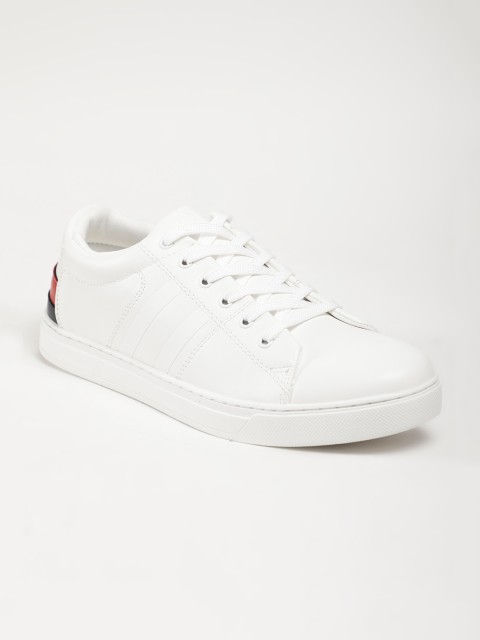 

LOCOMOTIVE Men White Sneakers