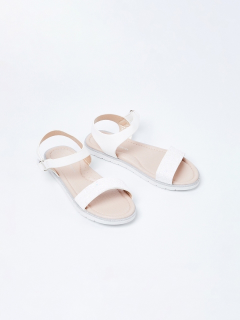 

Fame Forever by Lifestyle Girls White Solid Open Toe Flats