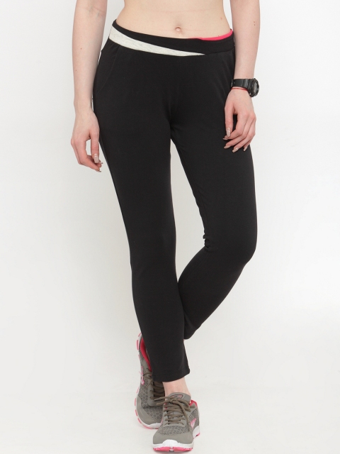 

Bukkum Women Black Solid Slim-Fit Tights