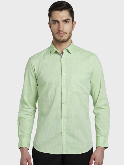 

ColorPlus Men Green Tailored Fit Solid Casual Shirt