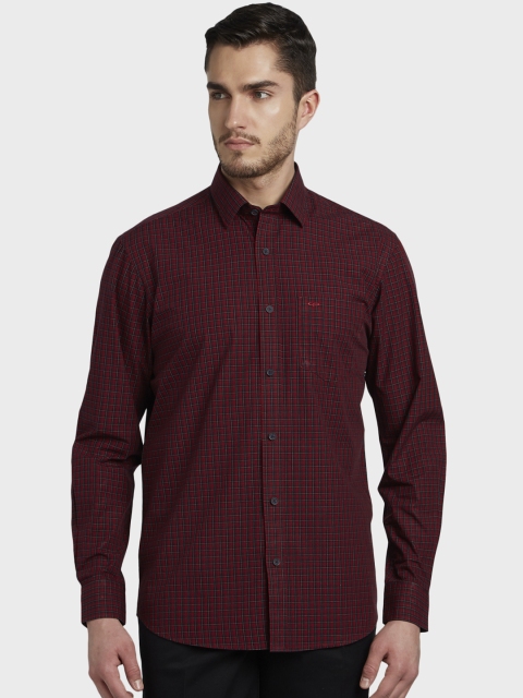 

ColorPlus Men Red & Black Tailored Fit Checked Casual Shirt