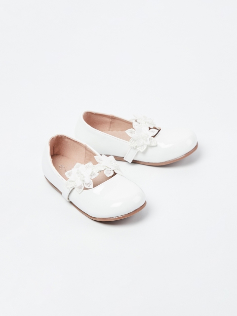 Fame Forever by Lifestyle Girls White Solid Mary Jane