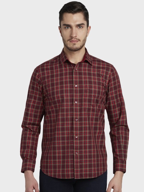 

ColorPlus Men Maroon Tailored Fit Checked Casual Shirt