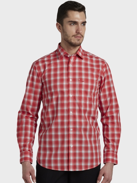 

ColorPlus Men Red & White Tailored Fit Checked Casual Shirt