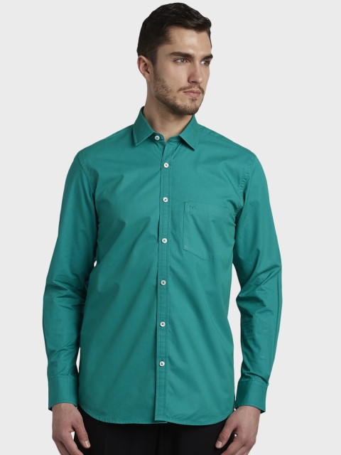 

ColorPlus Men Green Tailored Fit Solid Casual Shirt