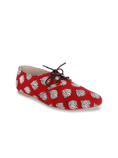 

Kanvas Women Red & Off-White Printed Oxfords