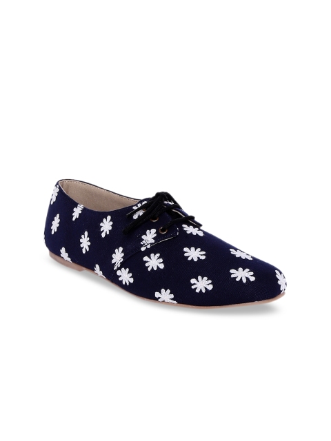 

Kanvas Women Navy Blue & White Printed Oxfords