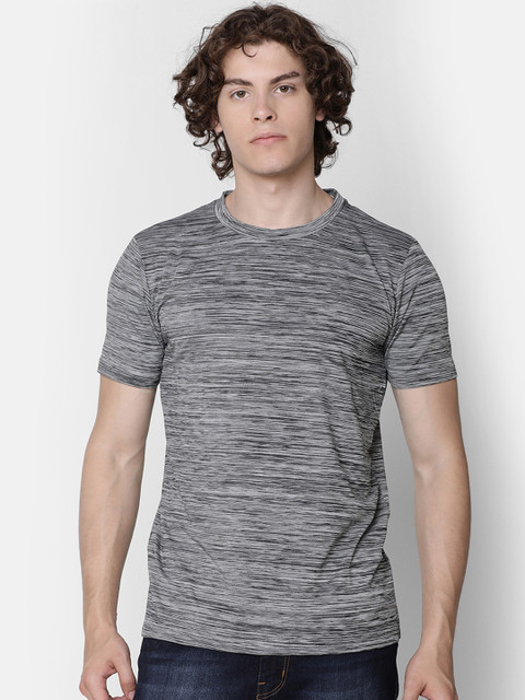 

IMYOUNG Men Grey Solid Round Neck T-shirt