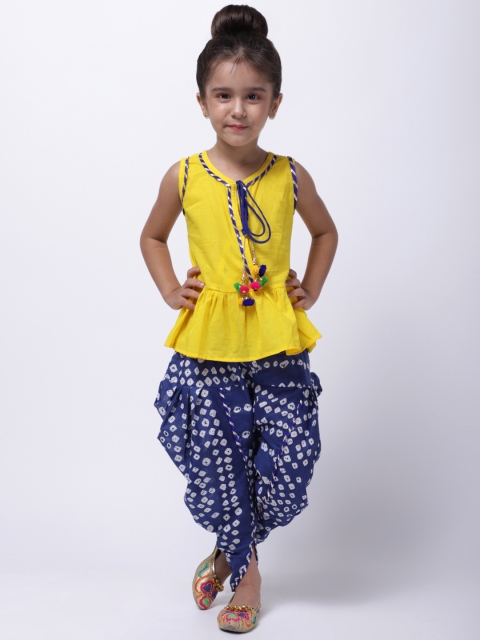 

BownBee Girls Yellow & Navy Blue Jaipuri Print Pure Cotton Kurta with Dhoti Pants