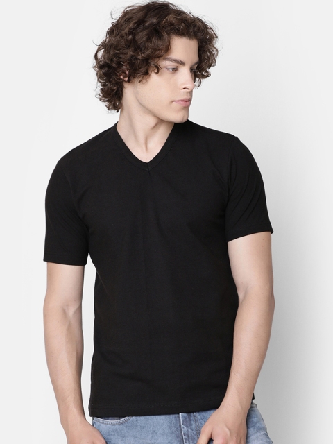 

IMYOUNG Men Black Solid V-Neck T-shirt