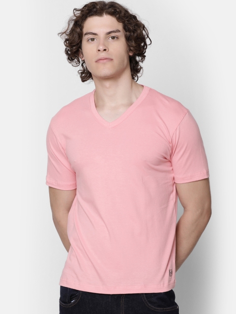 

IMYOUNG Men Coral Solid V-Neck T-shirt