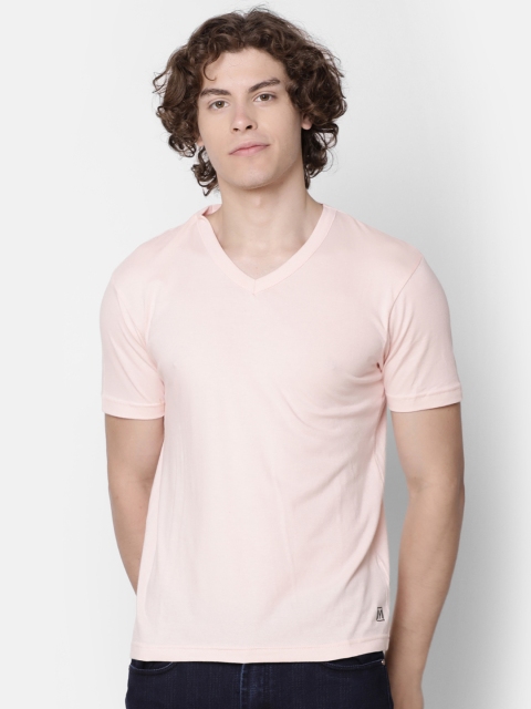 

IMYOUNG Men Peach-Coloured Solid V-Neck T-shirt