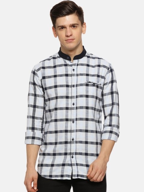 

Campus Sutra Men White & Black Regular Fit Checked Casual Shirt