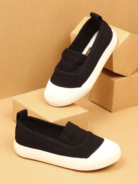 

Walktrendy Kids Black Slip On Sneakers