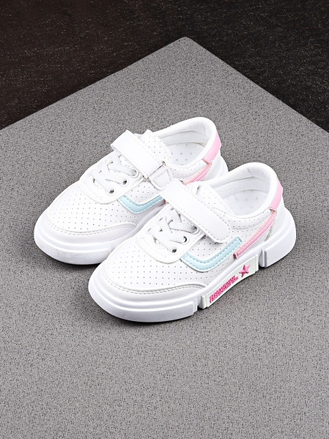 

Walktrendy Girls Pink Sneakers