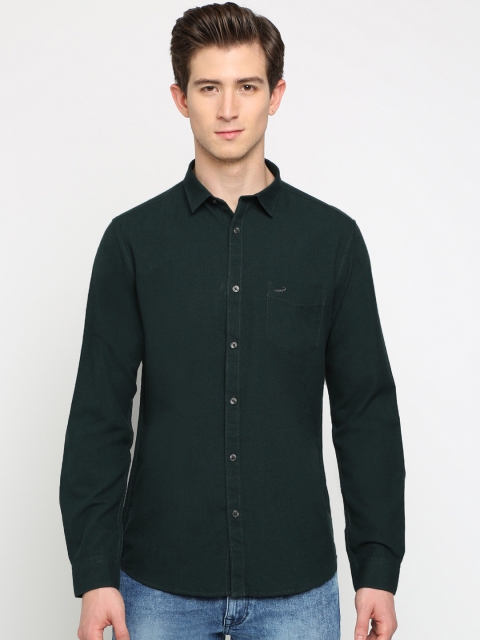 

Crocodile Men Green Slim Fit Solid Casual Shirt