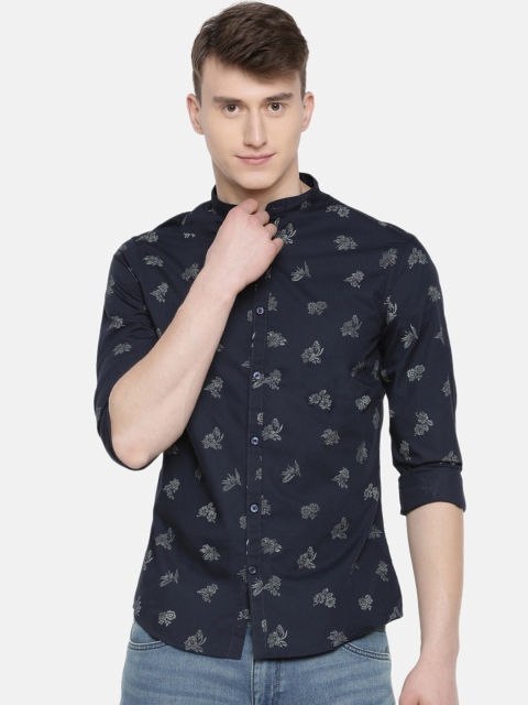 

Celio Men Navy Blue & White Regular Fit Floral Printed Casual Shirt