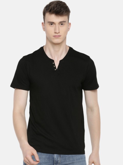 

Celio Men Black Solid Henley Neck T-shirt