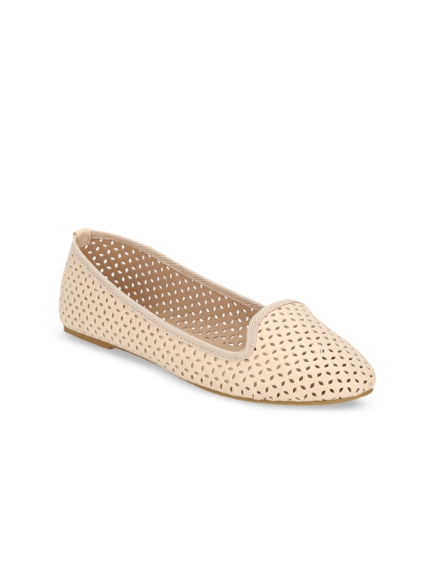 

Truffle Collection Women Nude-Coloured Solid Ballerinas