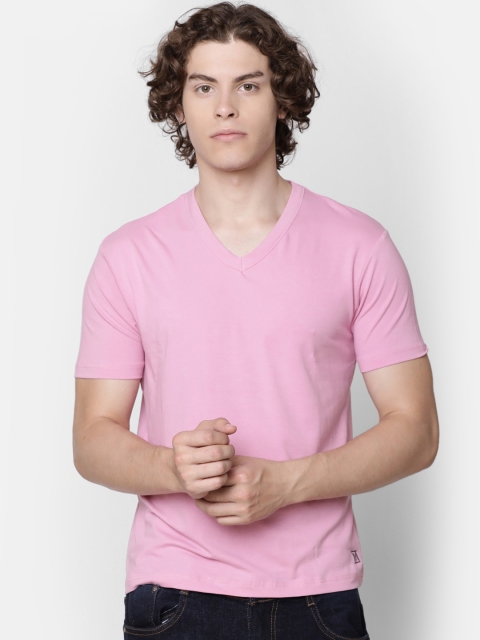 

IMYOUNG Men Pink Solid V-Neck T-shirt