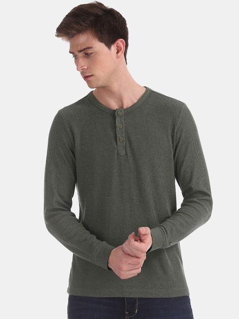 

Arrow Sport Men Green Solid Henley Neck T-shirt