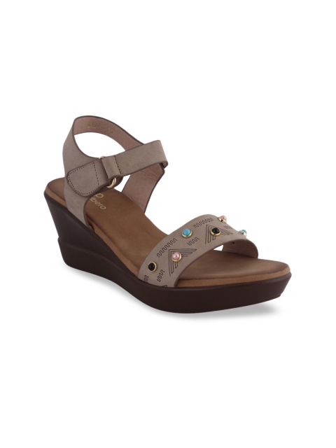 

pelle albero Women Beige Printed Heels