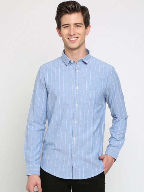 

Crocodile Men Blue Slim Fit Striped Casual Shirt