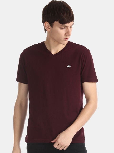 

Aeropostale Men Burgundy Solid V-Neck T-shirt