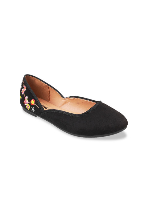 

Mochi Women Black Solid Ballerinas