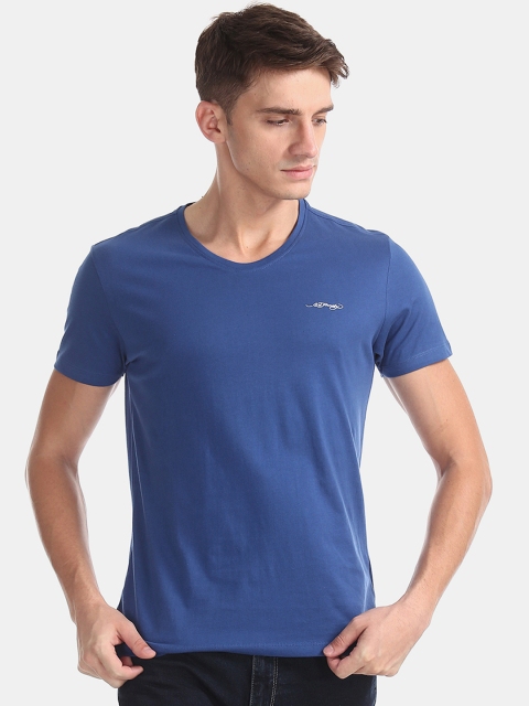 

Ed Hardy Men Blue Solid Round Neck Pure Cotton T-shirt