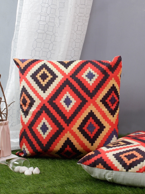

Soumya Maroon Set of 2 Geometric Square Cushion Covers