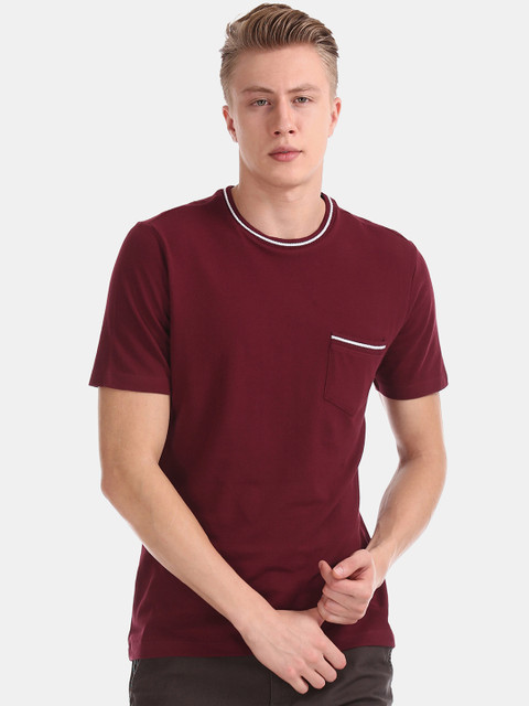 

Cherokee Men Red Solid Round Neck T-shirt