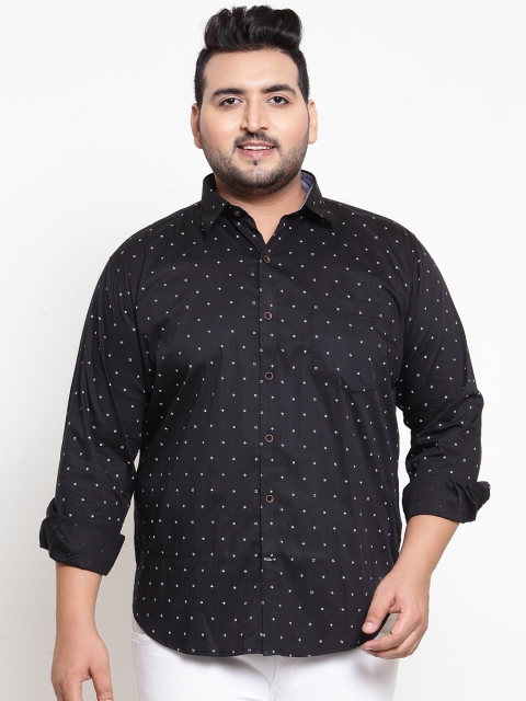 

plusS Men Black & White Regular Fit Printed Casual Shirt